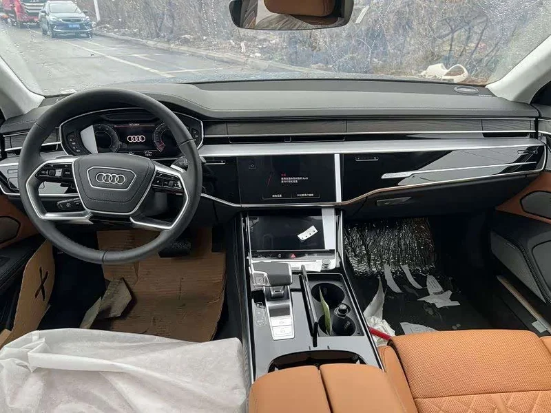 Audi A8 — фото 2
