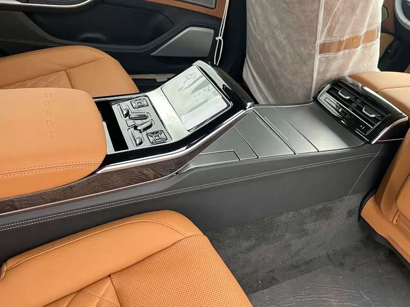 Audi A8 — фото 4