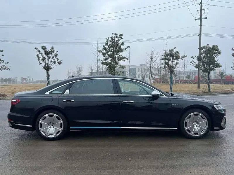 Audi A8 — фото 7