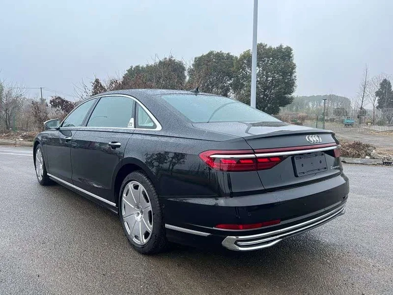 Audi A8 — фото 8