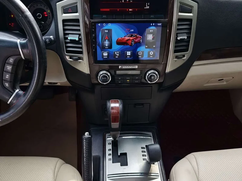 Mitsubishi Pajero (Imported) — фото 10