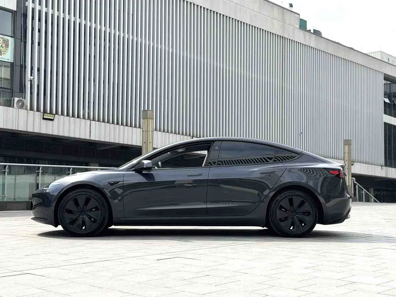 Tesla Model 3 — фото 3