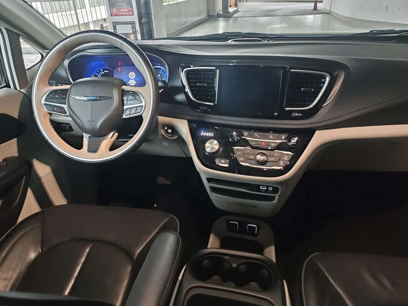 Jeep Grand Voyager PHEV (Imported) — фото 10
