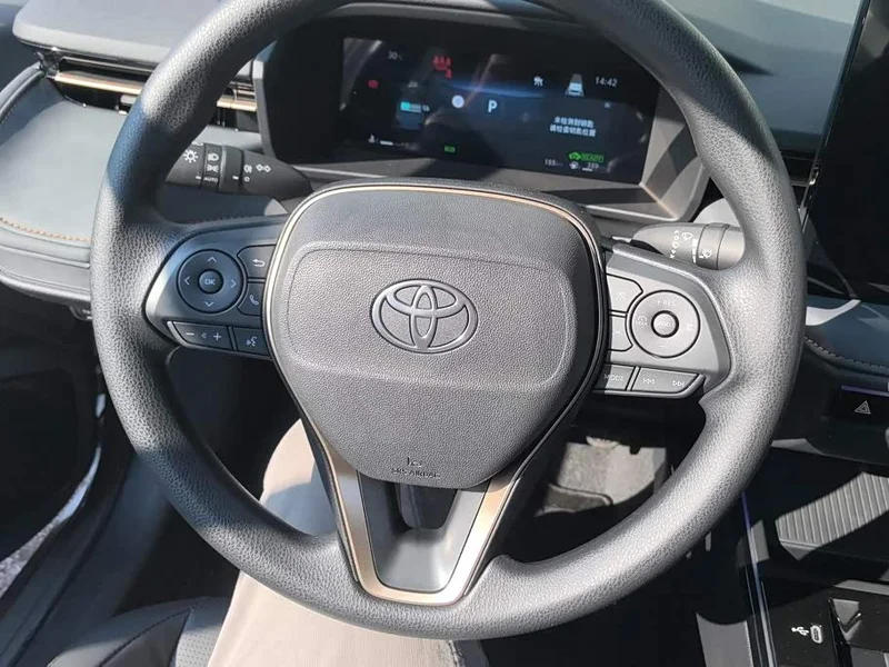Toyota Corolla — фото 15