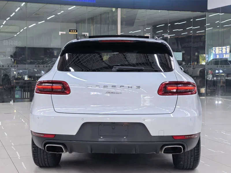 Porsche Macan — фото 15