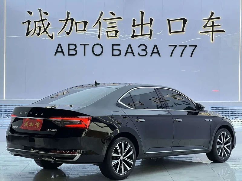 Skoda Superb — фото 4