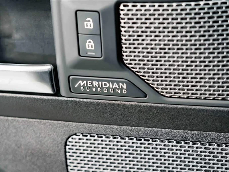 Land Rover Defender — фото 20