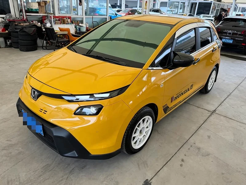Honda Fit — фото 1