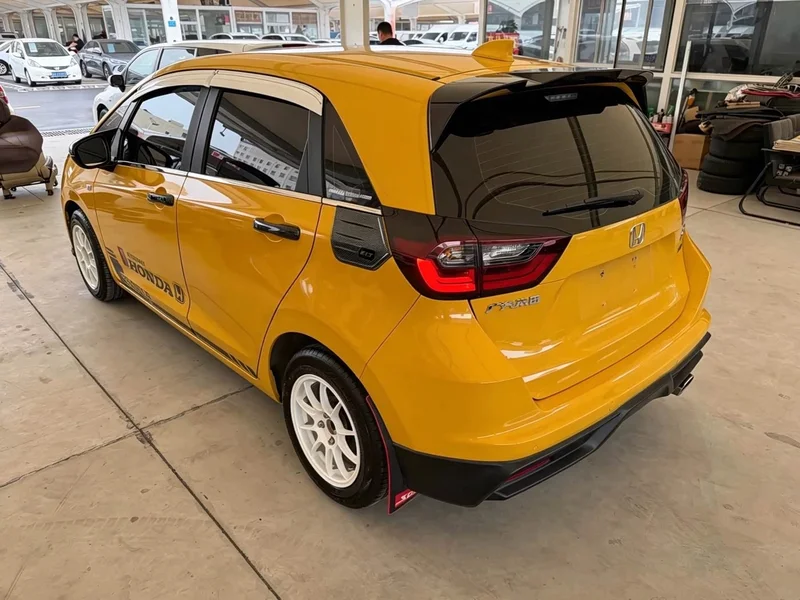 Honda Fit — фото 14