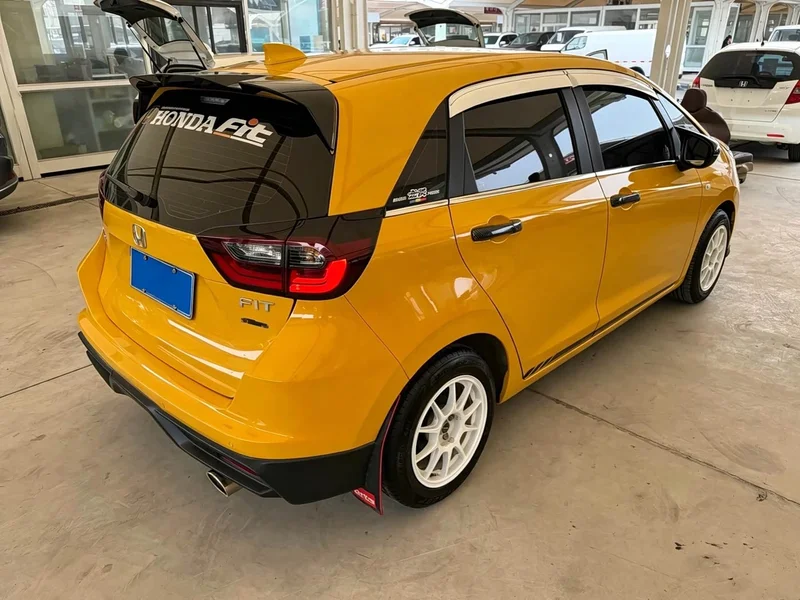 Honda Fit — фото 16