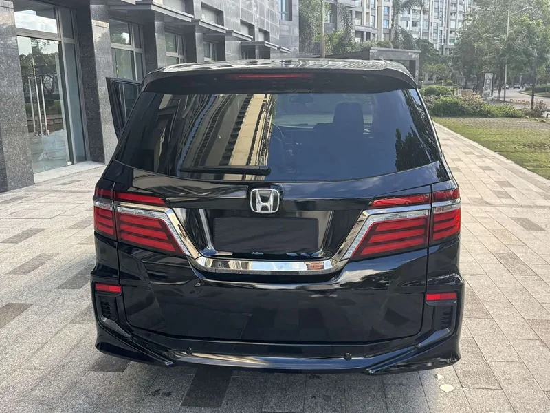 Honda Elysion — фото 14