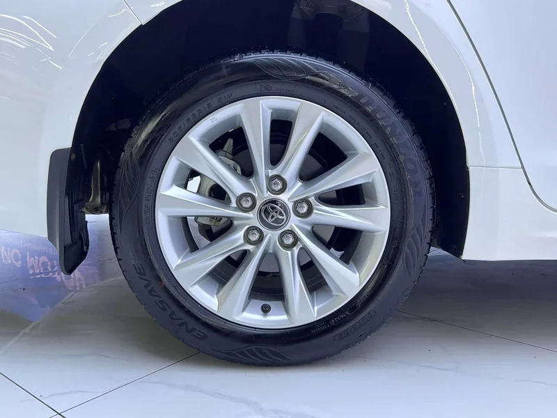 Toyota Corolla — фото 19