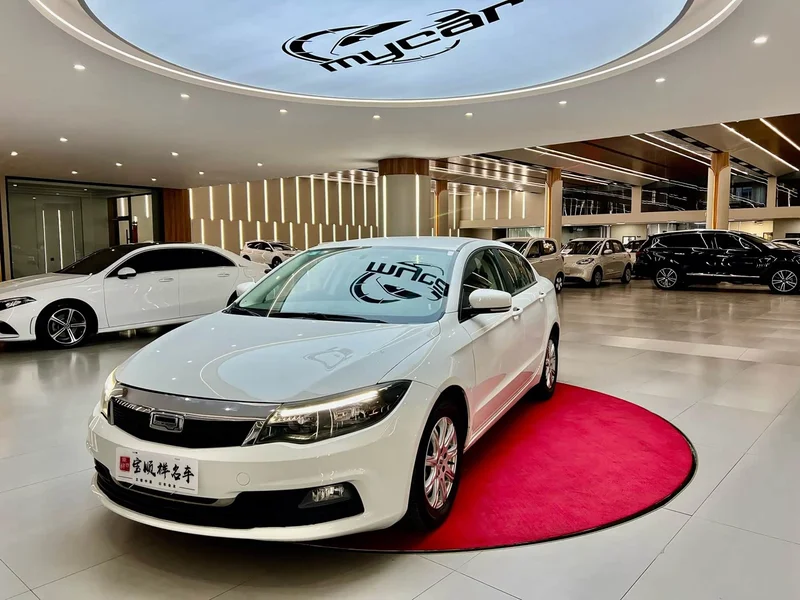 Qoros 3 — фото 1