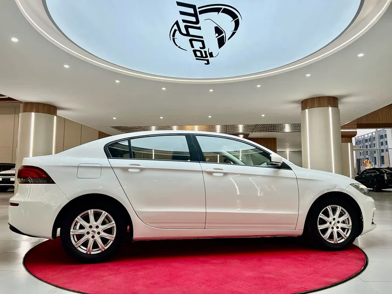 Qoros 3 — фото 4