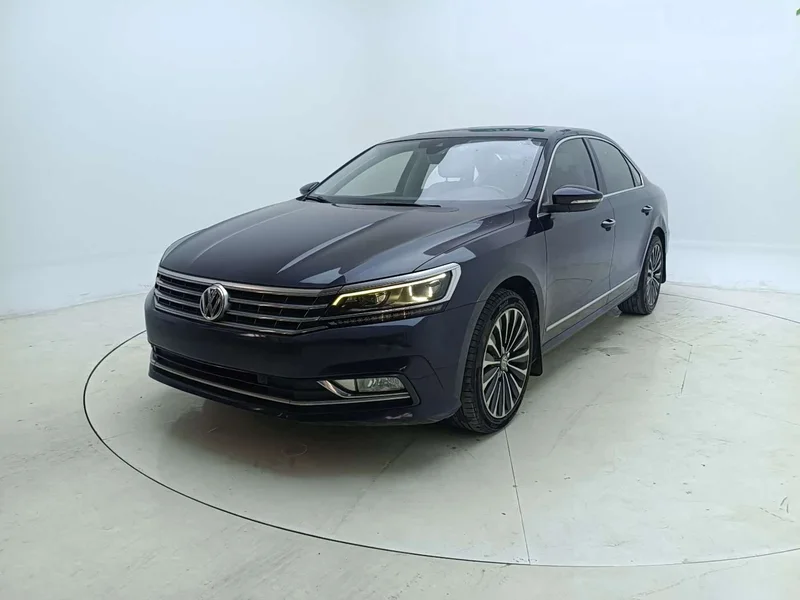 Volkswagen Passat — фото 1