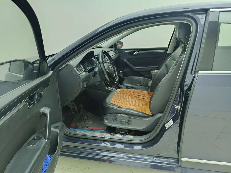 Volkswagen Passat — фото 12