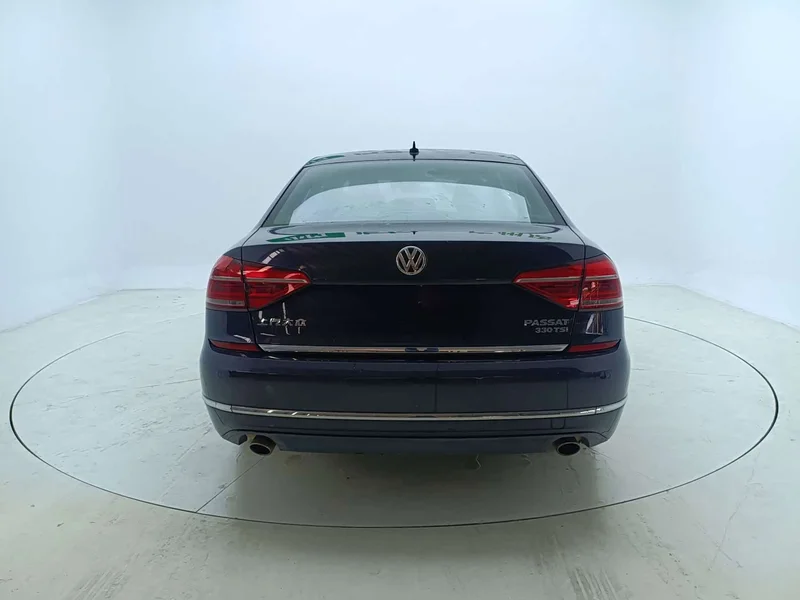 Volkswagen Passat — фото 6