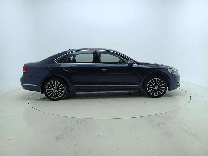 Volkswagen Passat — фото 8