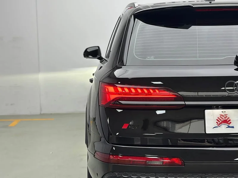 Audi Q7 — фото 14