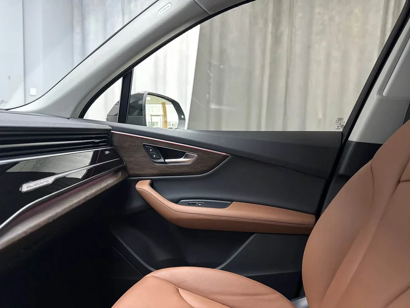 Audi Q7 — фото 27