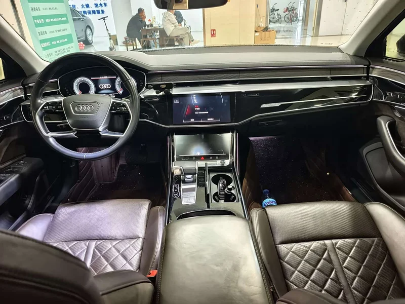 Audi A8 — фото 5
