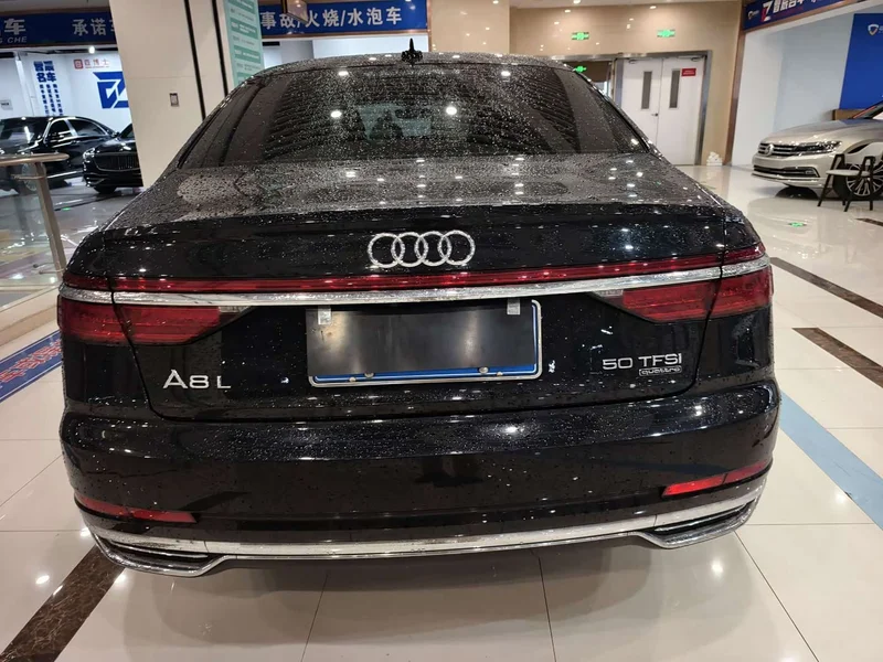 Audi A8 — фото 8