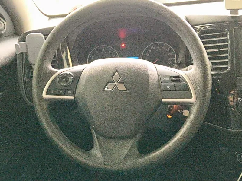 Mitsubishi Outlander — фото 15
