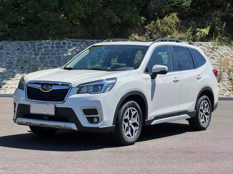 Subaru Forester — фото 1
