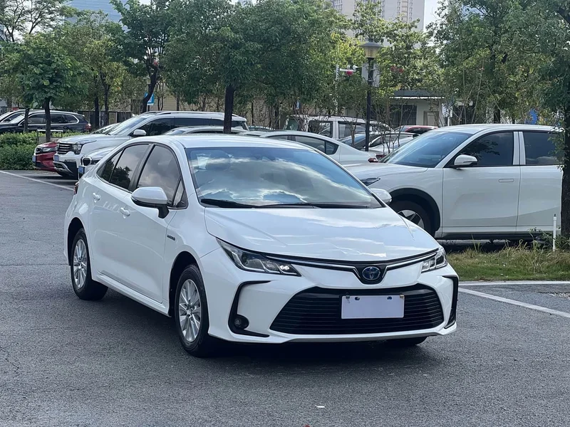 Toyota Corolla — фото 3