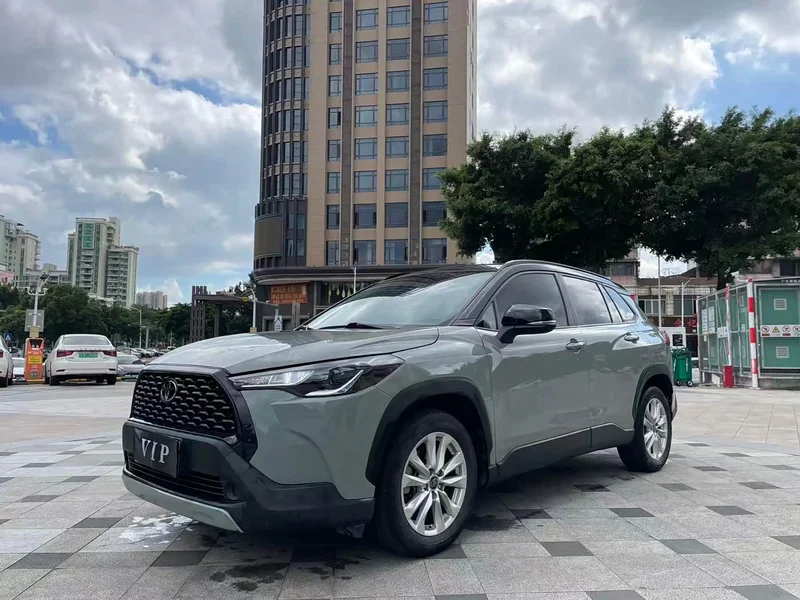 Toyota Corolla Cross — фото 1