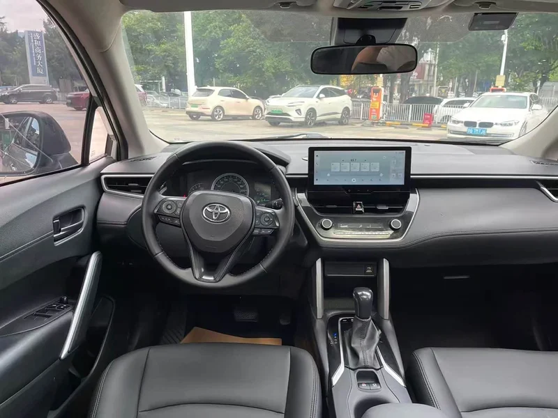 Toyota Corolla Cross — фото 15