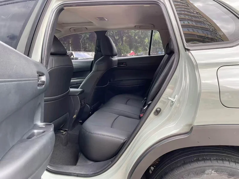Toyota Corolla Cross — фото 9