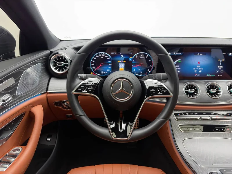 Mercedes-Benz CLS — фото 12