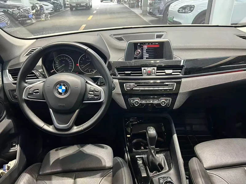 BMW X1 — фото 12