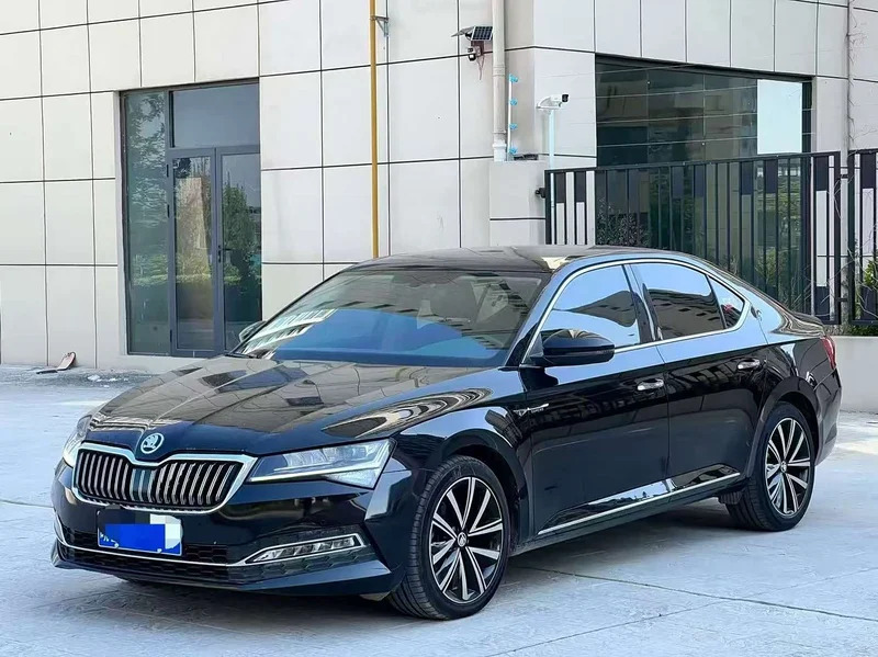 Skoda Superb — фото 3