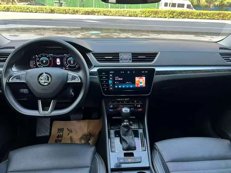 Skoda Superb — фото 6