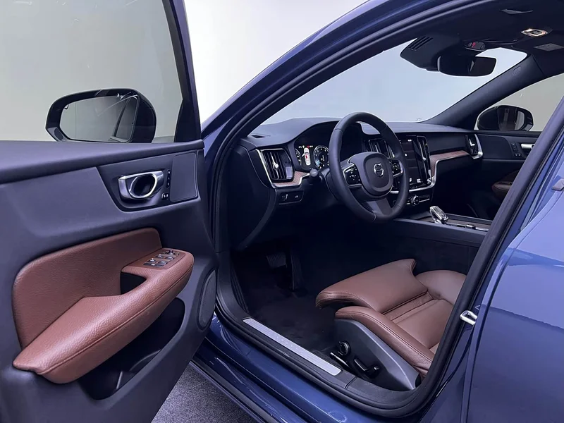 Volvo S60 — фото 11