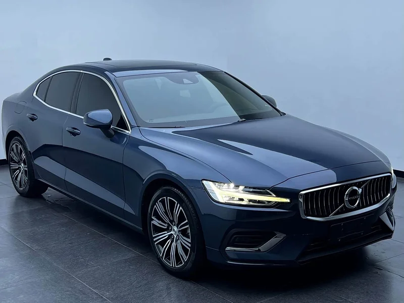 Volvo S60 — фото 4