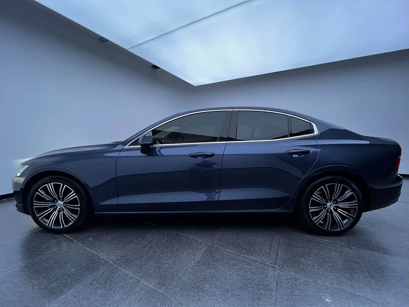 Volvo S60 — фото 5