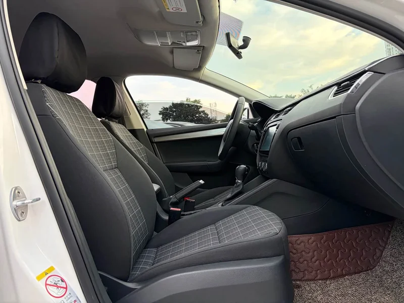 Volkswagen Octavia — фото 13