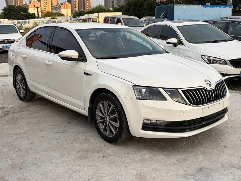 Volkswagen Octavia — фото 3