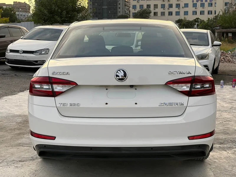 Volkswagen Octavia — фото 6