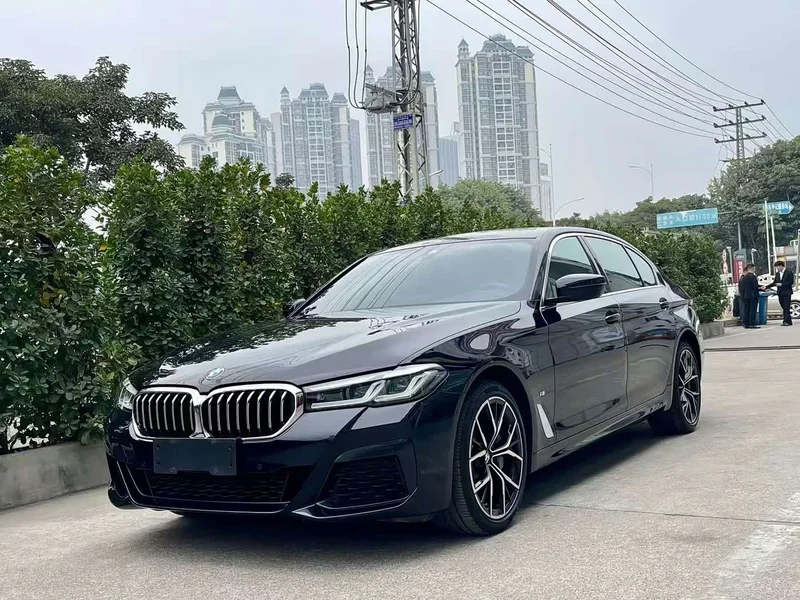 BMW 5-Series — фото 1
