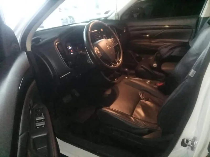 Mitsubishi Outlander — фото 16