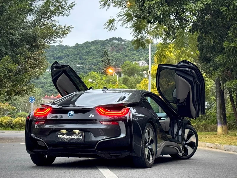 BMW i8 — фото 20