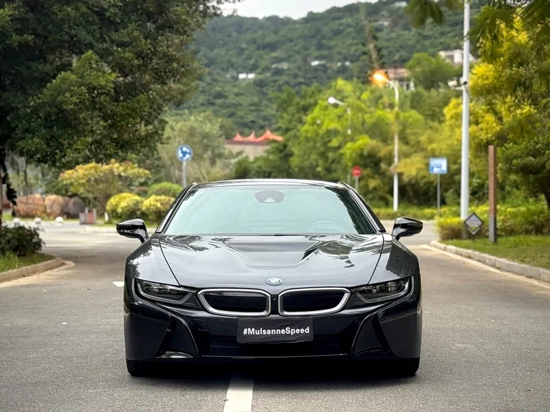 BMW i8 — фото 2