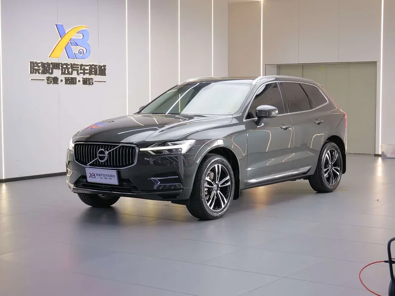 Volvo XC60 — фото 1