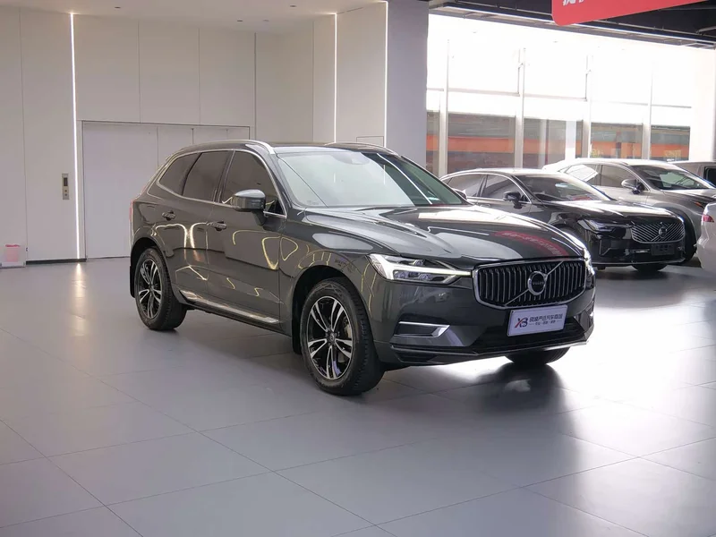 Volvo XC60 — фото 4