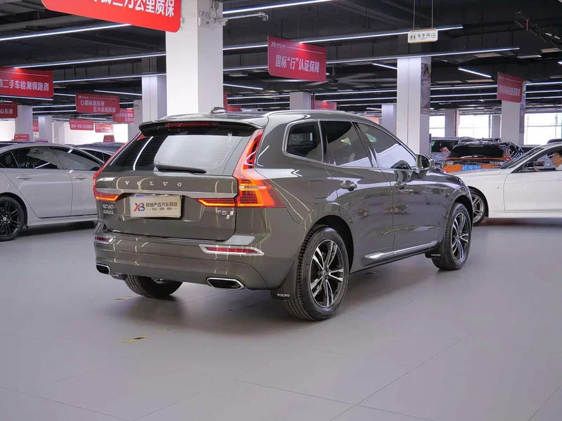 Volvo XC60 — фото 7