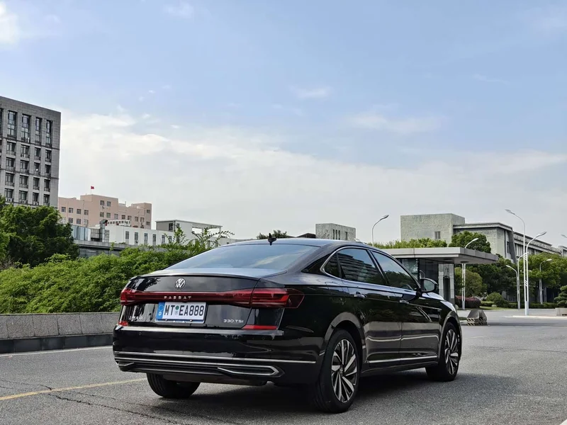 Volkswagen Passat — фото 9